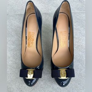 Salvatore Ferragamo Vara Bow Navy Patent Stiletto Pump 37 7.5 Excellent!
